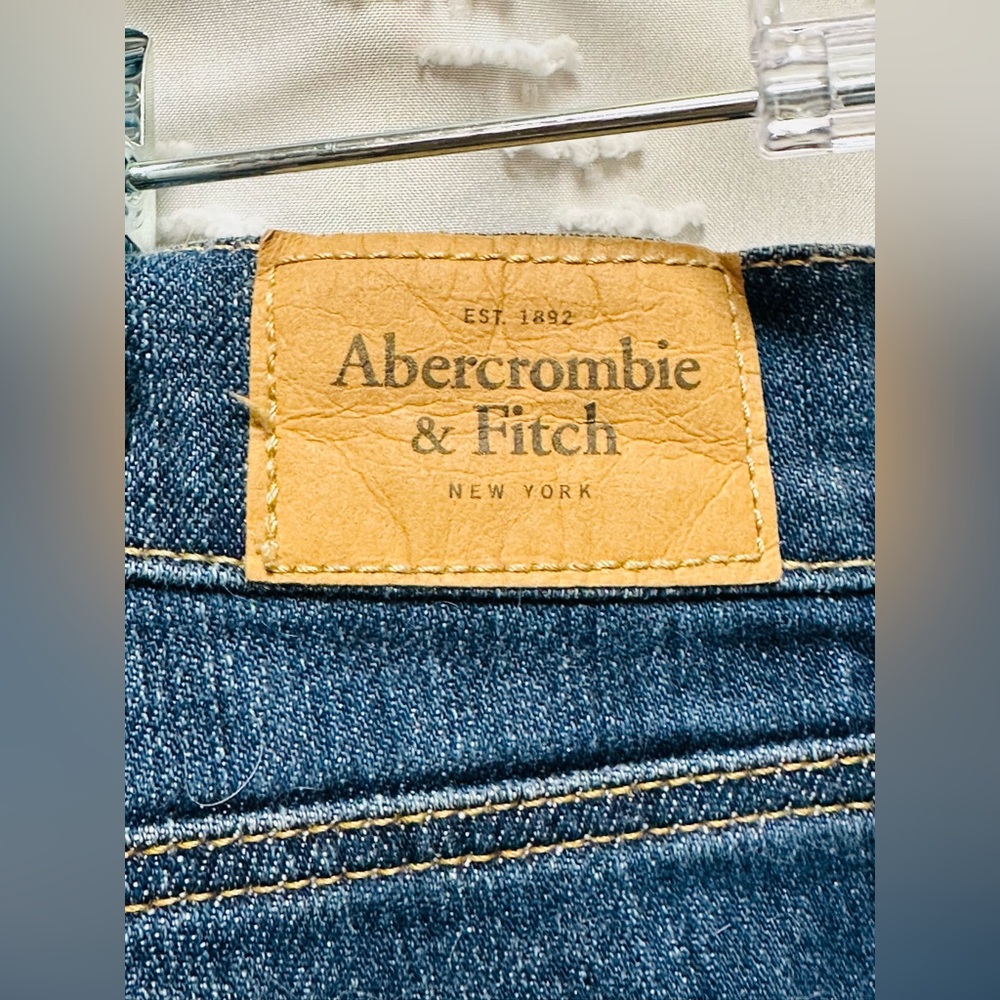 Abercrombie & Fitch Distressed Blue Women's Jeans Size 6 Short